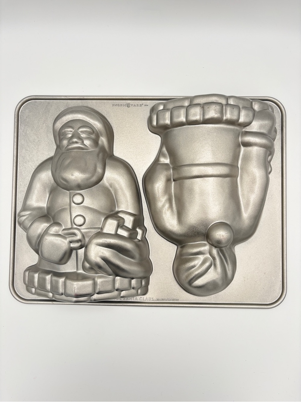 Nordic Ware Vintage Santa Claus 3D Cake Pan Christmas Mold